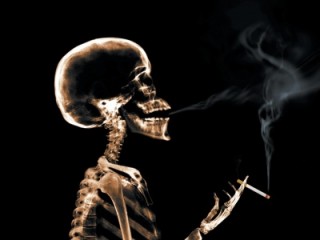esqueleto-fumador